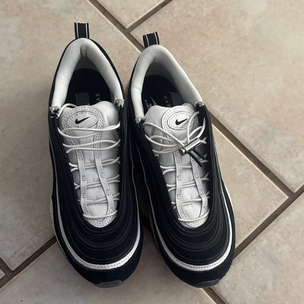 Nike AirMax size 7.5